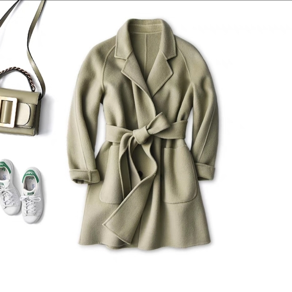 Women's Winter Wool Coat Size Medium - Picture 1 of 13